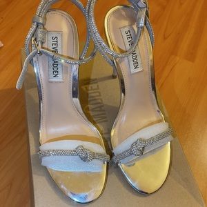 Steve madden rhinestones heel